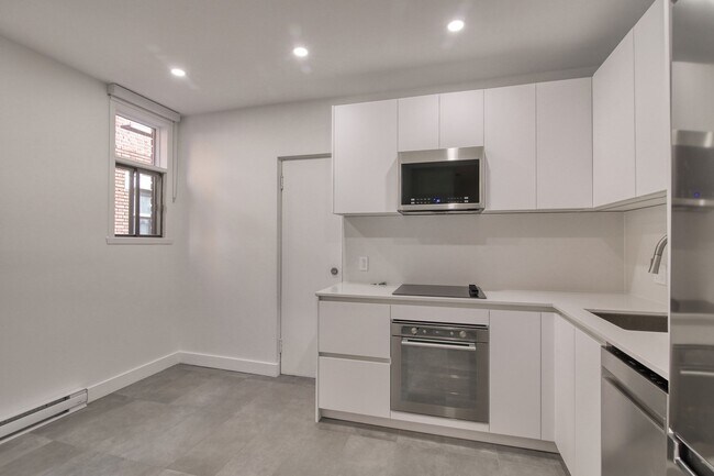 Photo du bâtiment - 6885-6891 Sherbrooke west