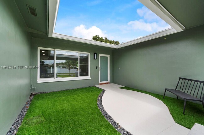 Foto del edificio - 8951 NW 21st St