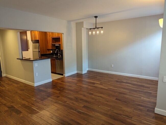 Comedor - 955 26th St NW