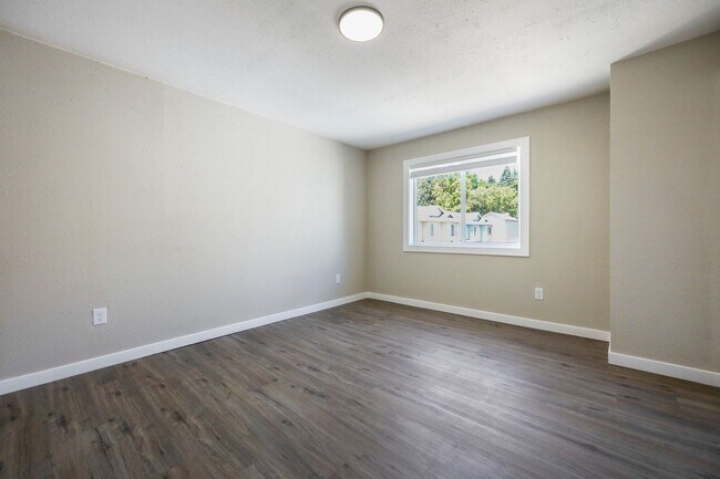 Building Photo - 2829 SE 90th Pl