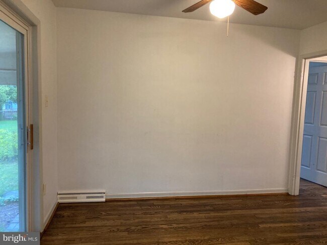 Foto del edificio - 11320 Greenberry Rd