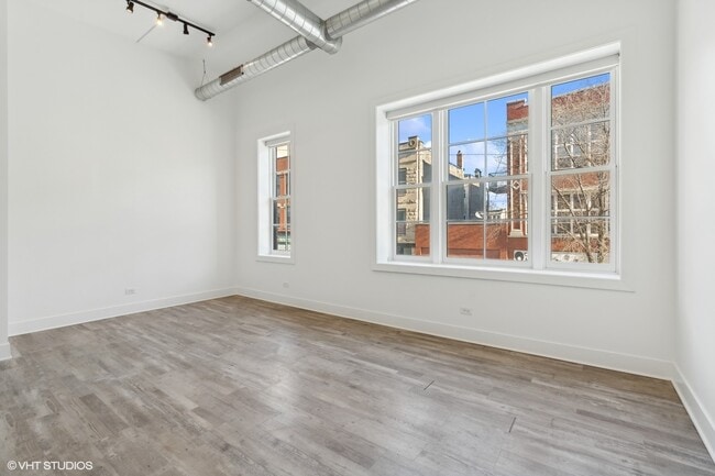 Building Photo - 1912 N Milwaukee Ave