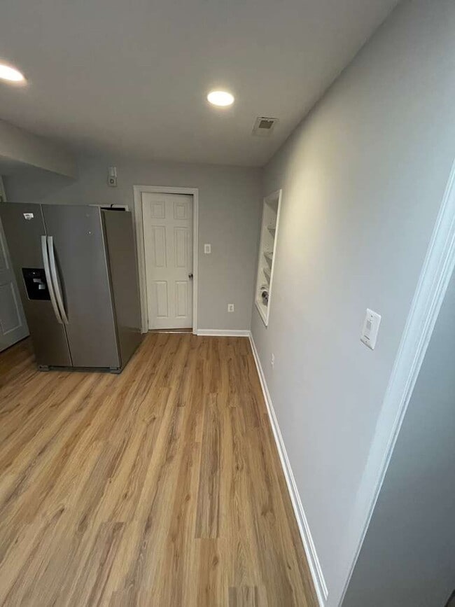 Building Photo - 8025 Diving Cliff Ln