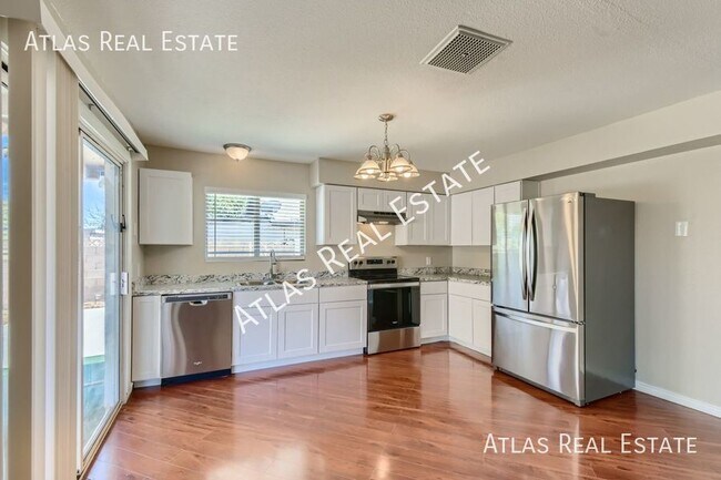 Building Photo - Private Pool! - Skip Your Security Deposit...