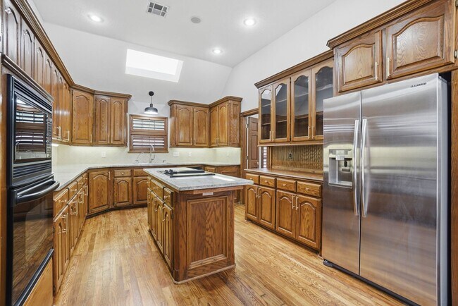 Foto del edificio - Beautiful & Newly Renovated 3 Bed & 2 Bath House in Heritage Hills with Private Pool