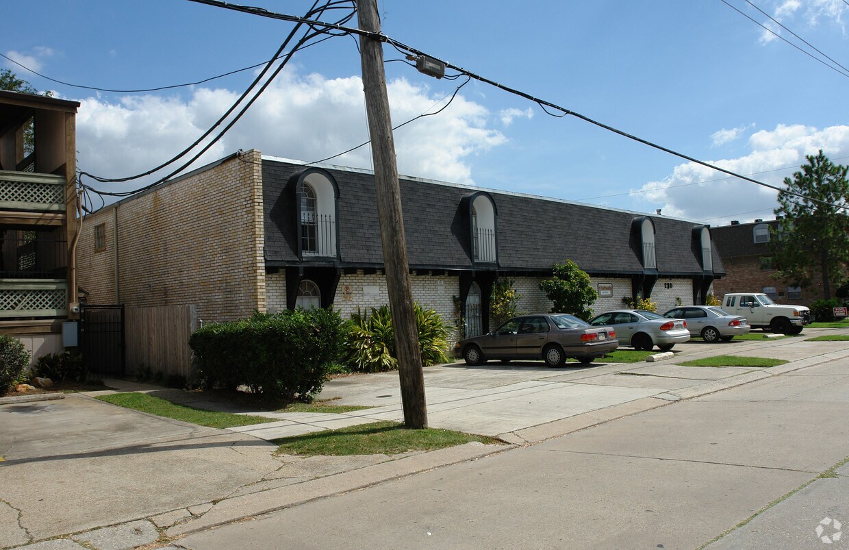 Foto del edificio - 2301 Houma Blvd