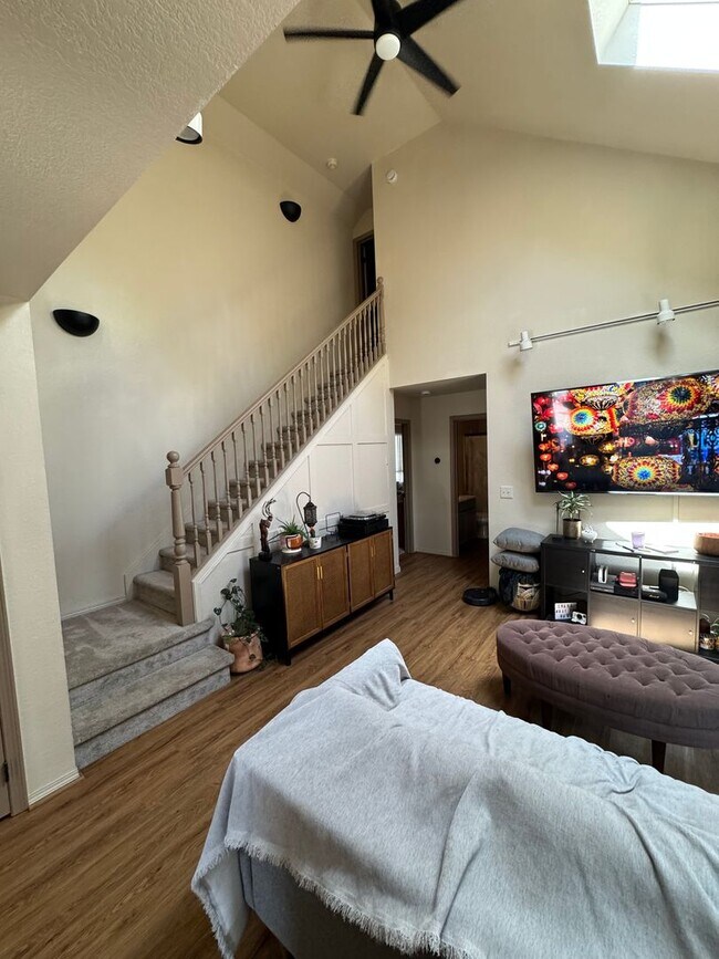Foto del edificio - Light & Airy 3 Bedroom 2 Bath Home - Pets ...
