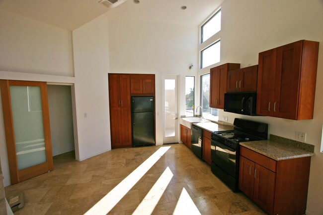 Interior Building Photo - 3244 Nimitz Blvd