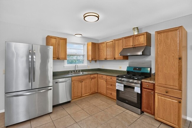 Building Photo - 261 Eisenhower Dr