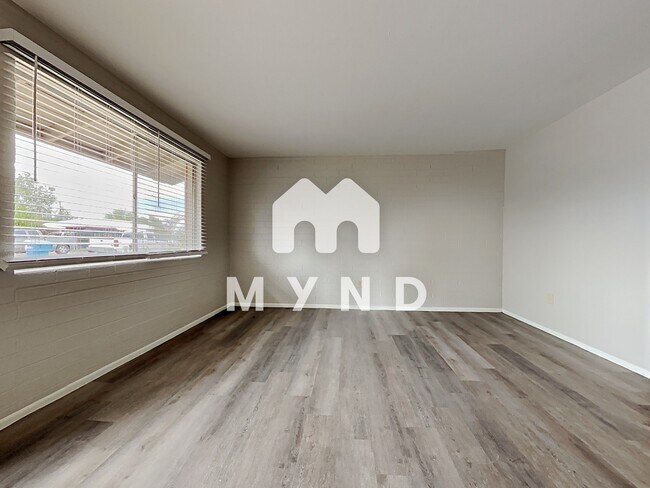 Foto del edificio - 10021 N 16th Dr