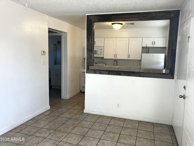 Foto del edificio - 3128 W Pima St
