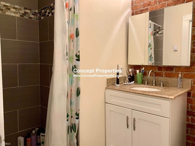 Building Photo - 5 br, 2 bath  - 231 Norfolk St Apt 5B
