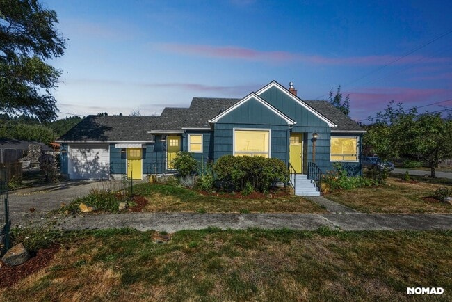 Building Photo - 682 SW McFadden Ave