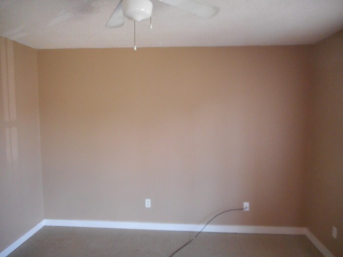 Building Photo - 837 Pitney Ln