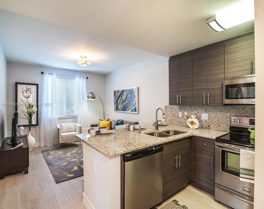 Foto principal - 833 SW 13th Ct