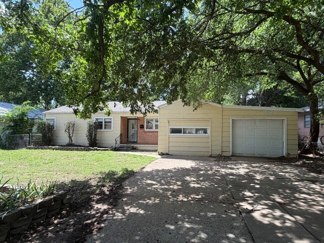 Photo - 716 S McFarland St House