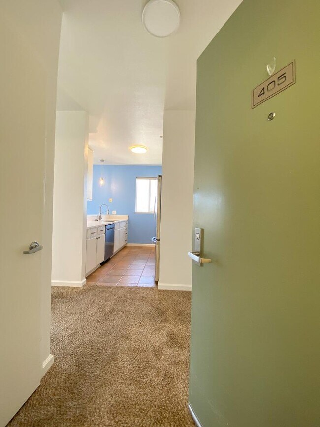 Building Photo - 5810 Mission St