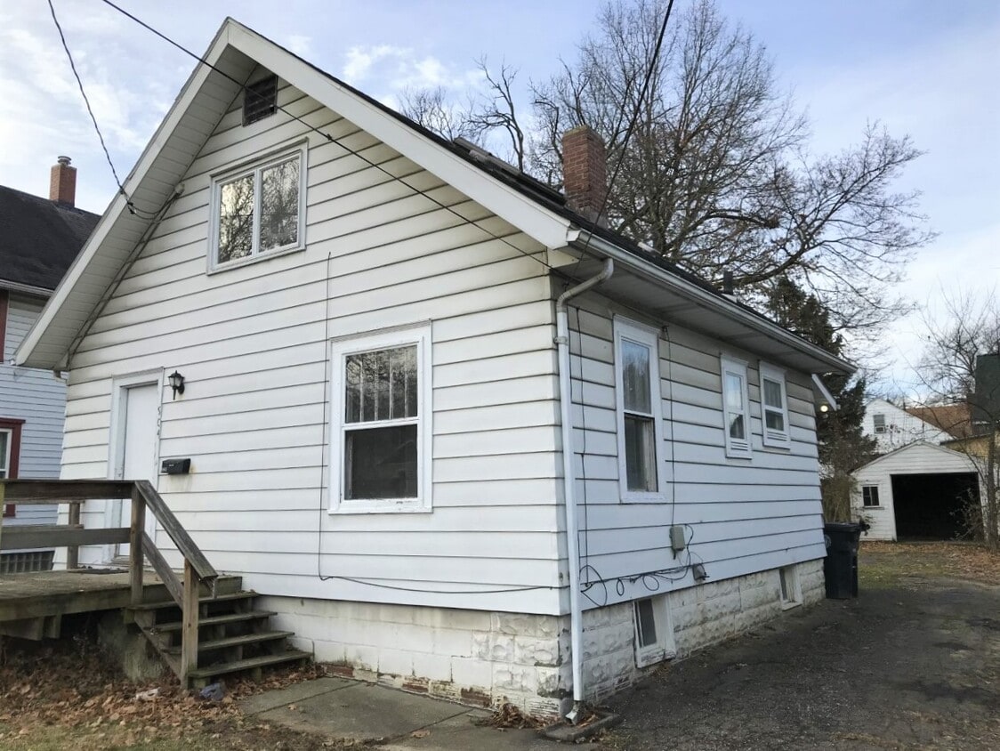 904 Iredell St, Akron, OH 44310 House Rental in Akron, OH