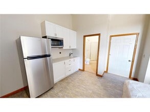 Building Photo - 542 Benson Ave SW