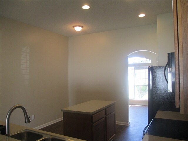 Foto del edificio - 9177 Prosperity Lake Dr