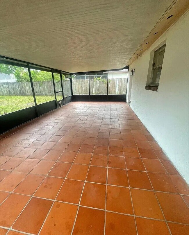 Foto del edificio - 7976 Shircliff Dr