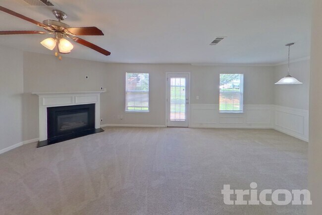 Foto del edificio - 2435 Cornell Cir