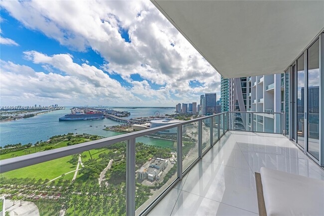 Building Photo - 1100 Biscayne Blvd