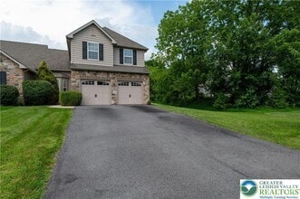 Building Photo - 835 Spring White Dr