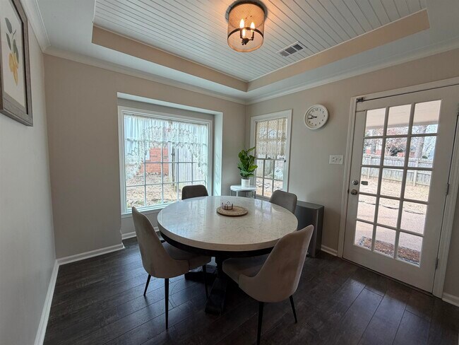 Foto del edificio - 1565 Dexter Run W