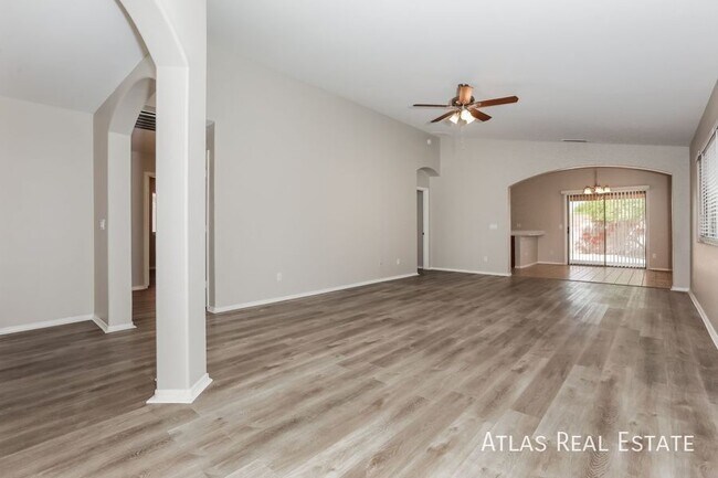 Foto del edificio - 11018 W Mountain View Dr