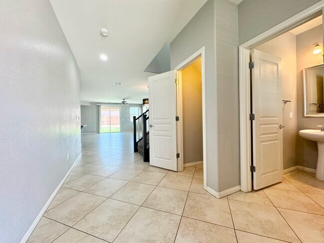 Foto del edificio - 10544 Pembroke Bay St