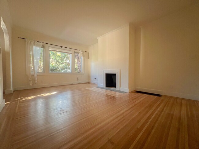 Sala de estar - 1504 Grant St