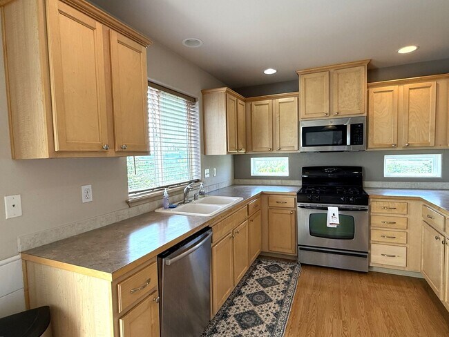 Building Photo - Sunnyside Area Home with Amazing Views!