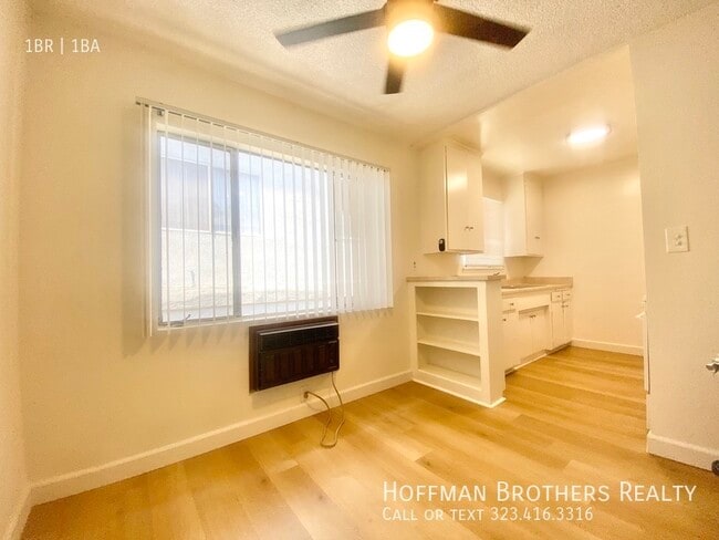 Foto del edificio - 638 N W Knoll Dr