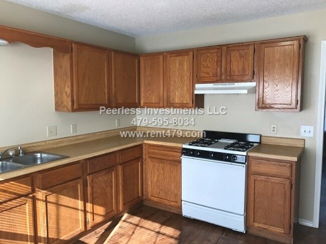 Building Photo - 505 4th Ave SW