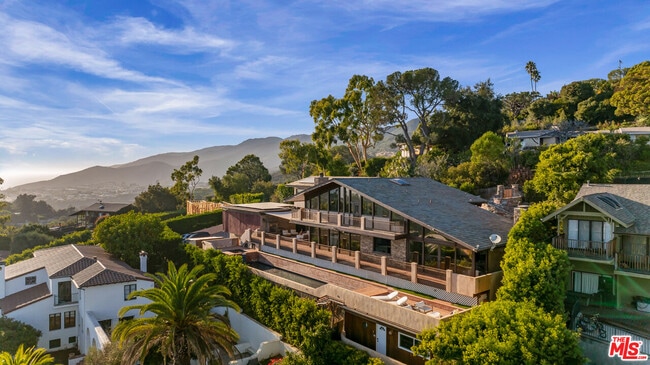 Foto del edificio - 620 Resolano Dr