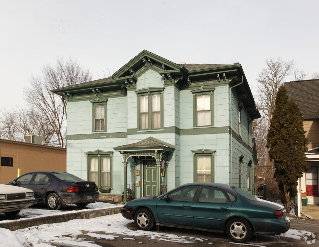 3239 Broad St, Dexter, MI 48130 Apartments in Dexter, MI