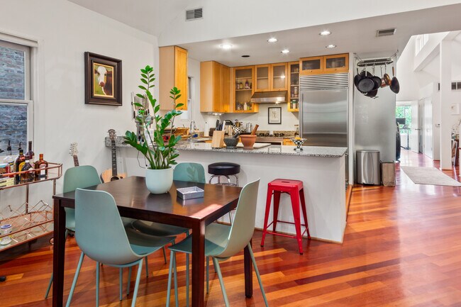 Foto del edificio - 2232 N Wayne Ave