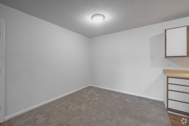 3BR, 2BA - 1,200SF - Dining Room - Four Oaks Apartments