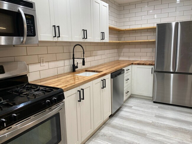 Foto del edificio - 423 21st St NE