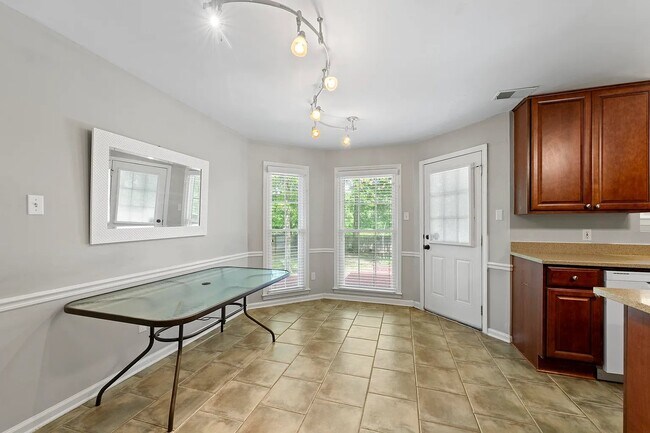 Building Photo - 1368 Squire Dudney Dr
