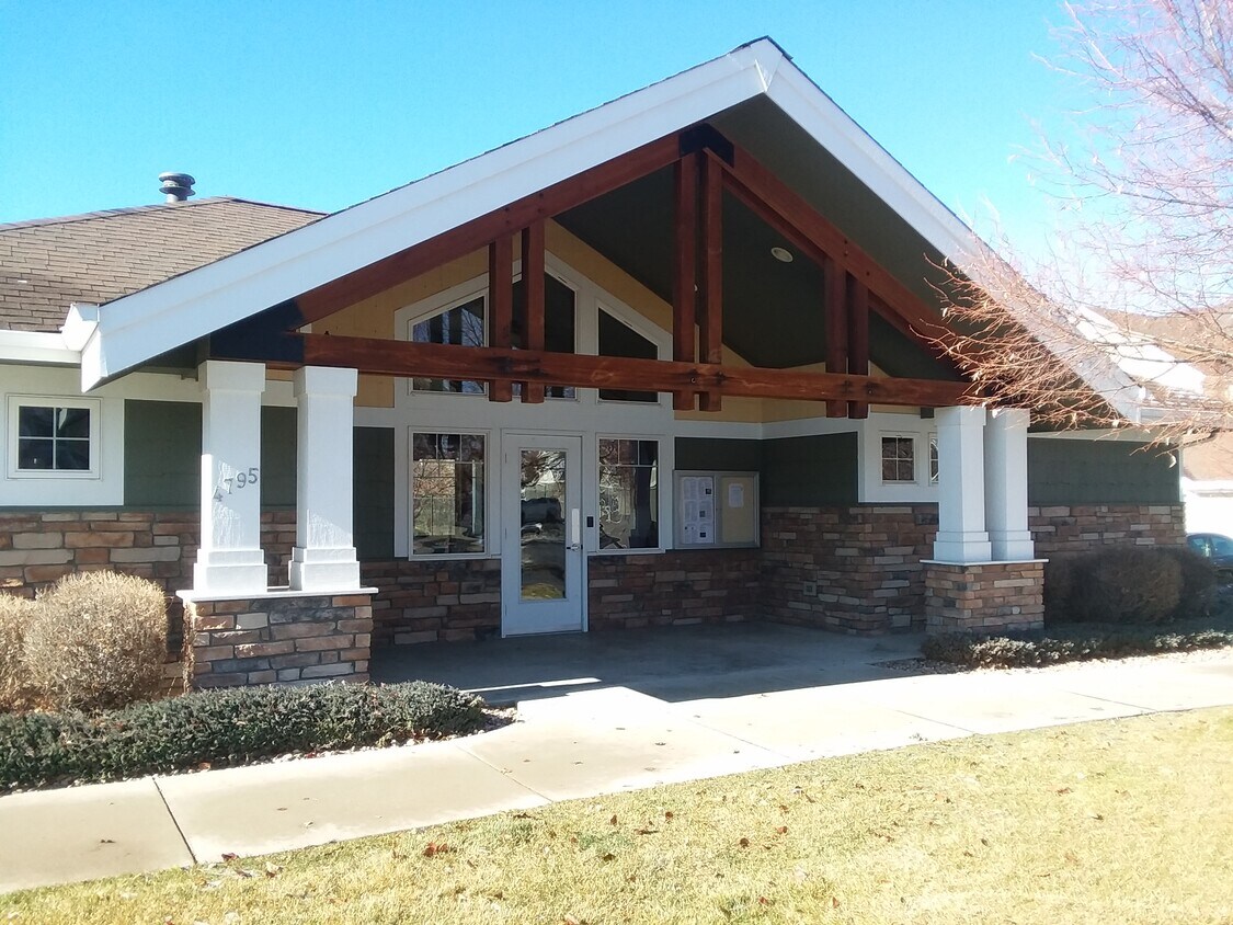 4755 Hahns Peak Dr Unit 201, Loveland, CO 80538 Condo for Rent in