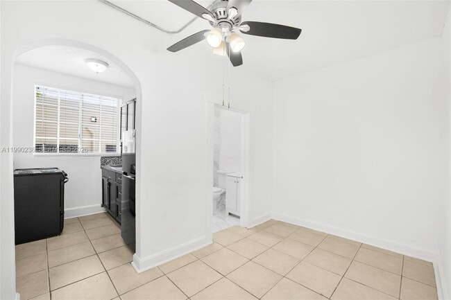 Building Photo - 1563 SW 2nd St