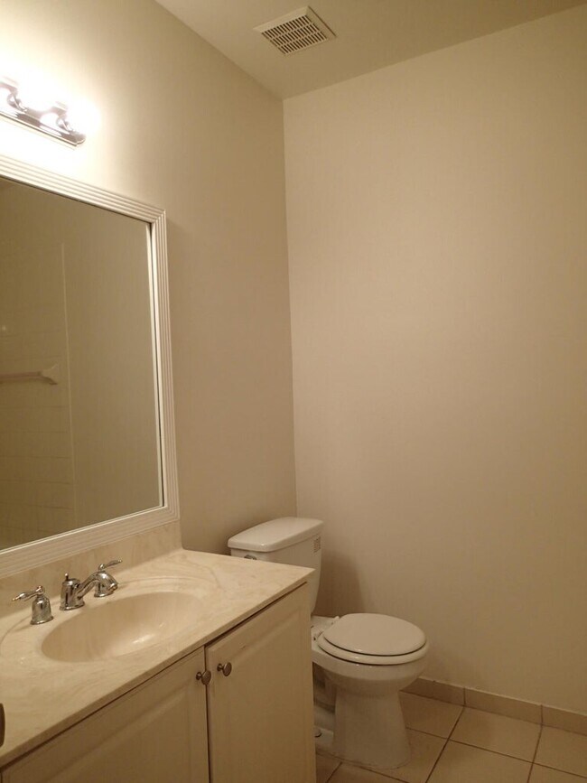 Building Photo - 4268 Coventry Pointe Way