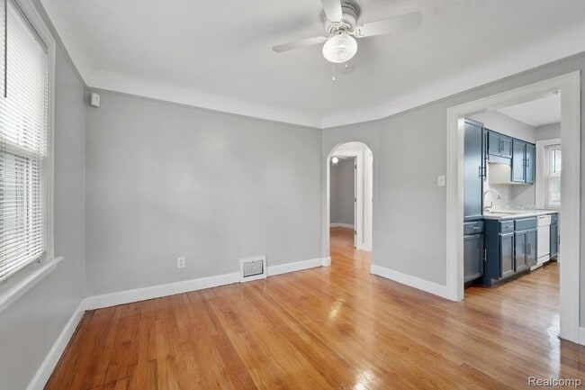 Building Photo - 1524 Cicotte Ave