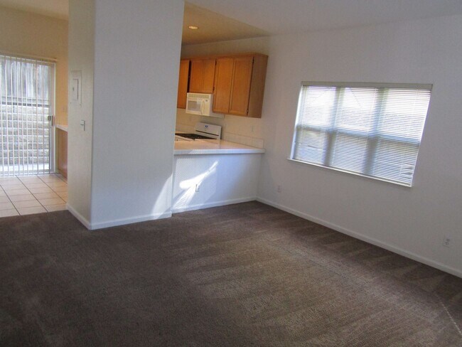 Building Photo - 2 br, 1.5 bath House - 564 Adina Way