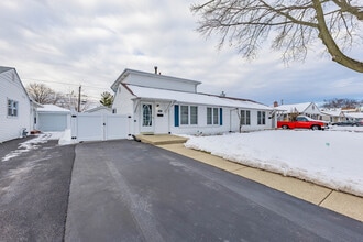 Building Photo - 8912 S Ryan Rd