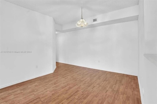 Building Photo - 6928 SW 39th St