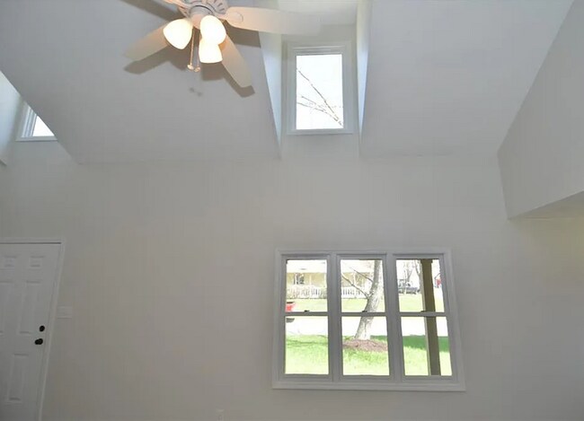 Foto del edificio - 8311 Stacy Lynn Ct