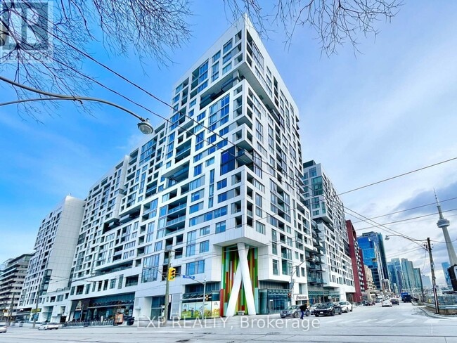 Building Photo - 576 Front St W